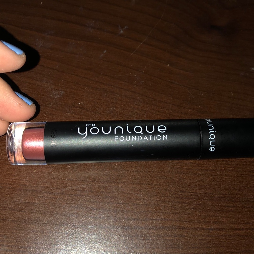 Younique lipstick